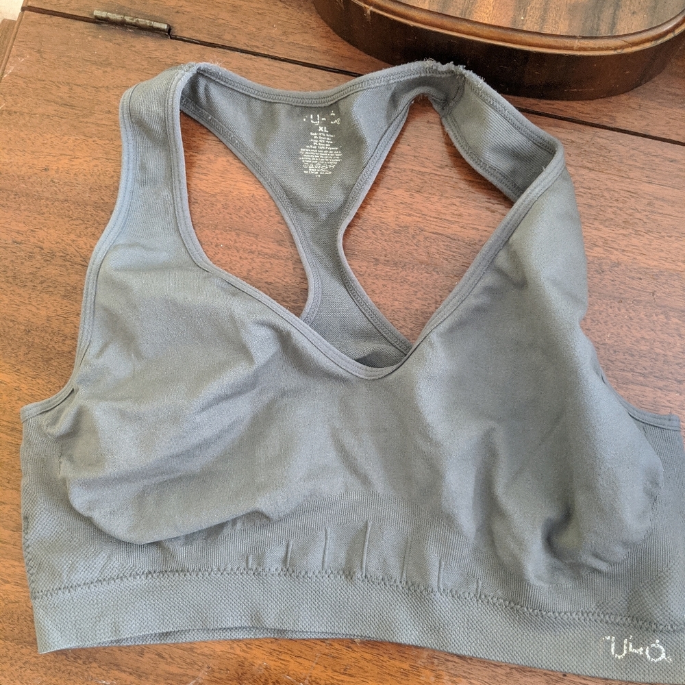 Sports bra